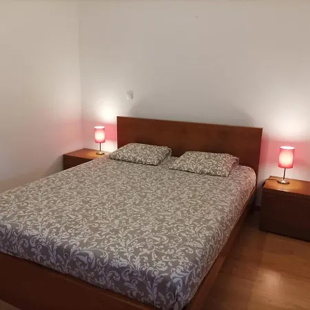 Casa Da Escola بيت للعطل باريديس دي كورا